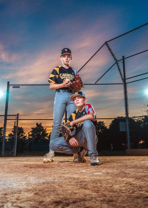 Baseball Session Photo Shoot, Baseball Family Photoshoot, Family Baseball Photoshoot, Football Team Photoshoot, Baseball Photoshoot Ideas, Baseball Portraits, Baseball Team Pictures, Baseball Poses, Baseball Pics