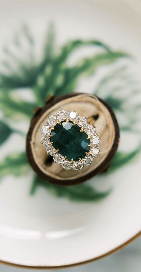 Emerald Oval Engagement Ring, Vintage Inspired Engagement Ring, 1920 Engagement Ring, Coloured Engagement Rings, Wedding Colour Palettes, Cluster Engagement Rings, Mood Wedding, Fab Mood, Engagement Ring Ideas