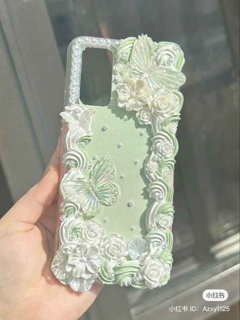 #phone #iphone #aesthetic #phonecase Green Decoden Phone Case, Custom Phone Cases Ideas, Decoden Ideas, Case Board, Diy Resin Phone Case, Decoden Case, Fav Products, Diy Cream, Charm Phone