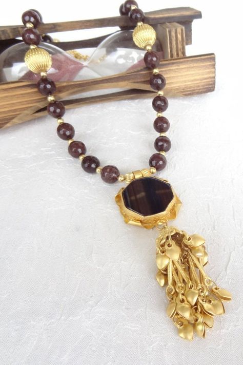 Brown Agate Necklace Brown Agate and Agate Gold Pendant Gold | Etsy Gold Jewelry Women, Gold Jewelry Prom, Gold Jewelry Outfits, Brown Agate, Jewelry Advice, Gold Wedding Jewelry, Jewelry Bracelets Gold, Antique Gold Jewelry, Gold Jewelry Simple