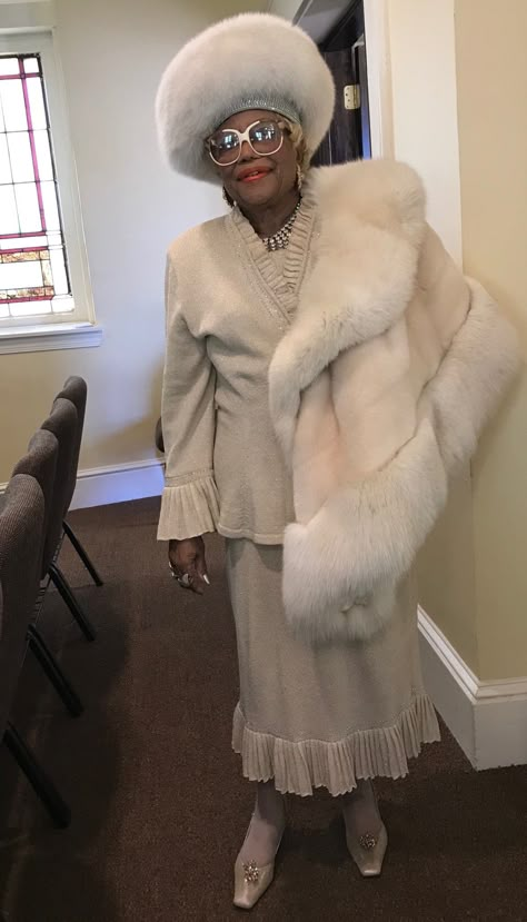 Another grandma's "Sunday best" outfit. This is what a lot of the older women at my church wear Black Grandma Outfit, Elegant Grandma Outfit, Sunday Best Outfit Church Black Women, Granny Brunch Outfits, Rich Grandma Outfit, Cogic Church Outfits, Cogic Fashion Church Outfit Black, Church Black Women, Black Women Church Fashion