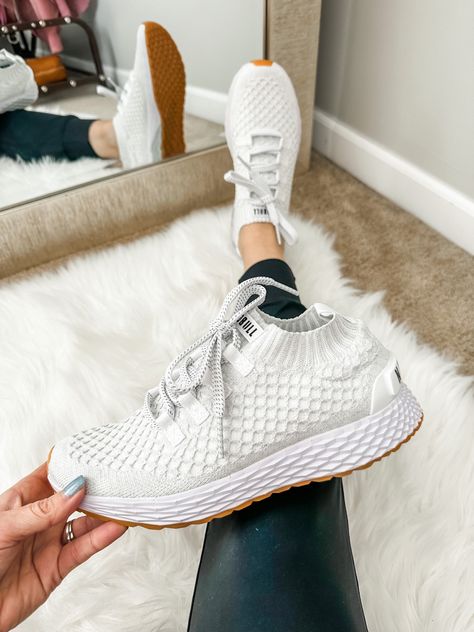 Trending Shoes Running, Popular Running Shoes Woman, White Training Shoes, Best Weightlifting Shoes For Women, No Bull Shoes Women, Runners Crosstraining, Workout Sneakers Womens, Athletic Shoes Women's, White Workout Shoes