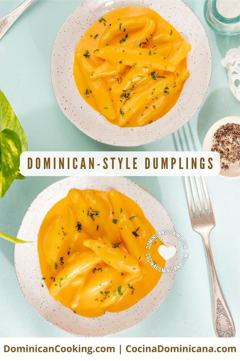 Dumplings. Carne Molida Recipe, Dominican Cooking, Dominican Dish, Easy Cheap Meals, Dominican Recipes, Food Traditional, Dominican Food, Chinese Dumplings, Regional Food