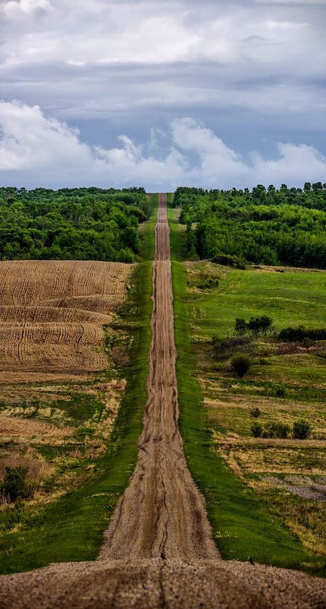 Prairie road (Saskatchewan) by Jeff Wiz on 500px cr.c. Sydney Travel, Hd Nature Wallpapers, Back Road, Canada Day, Quebec City, Scenic Drive, Nature Wallpaper, Vacation Destinations, Country Life