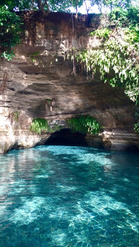 Cuevas de Moncagua, departamento de San Miguel, El Salvador. El Salvador Restaurant, El Salvador Places To Visit, El Salvador Vacation, El Salvador Wallpaper, El Salvador Aesthetic, Salvador Aesthetic, El Salvador Art, Salvador Culture, El Salvador Culture