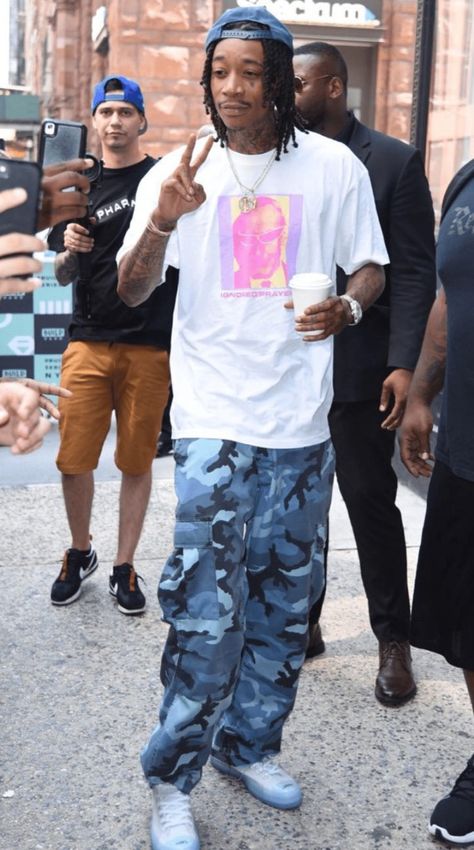 Taylor Gang Fashion Off White Vulcanized Outfit, Wiz Khalifa Style, Gang Fashion, Taylor Gang, Rapper Aesthetic, Taylors Gang, Jordan Shoes Retro, Shoes Retro, Wiz Khalifa