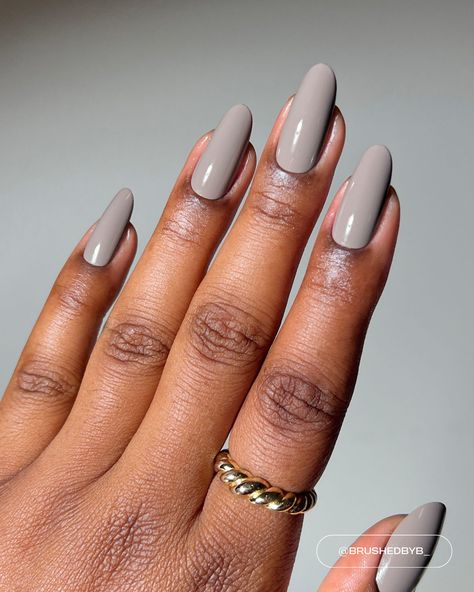 #lightslacquer #nails #fallnails #nailpolish #nailinspo #nailtrends #trendynails #trendynailart #nailart #naildesign #nailcolor #greennails #brownnails #rednails #shimmernails #glitternails #holonails #winternails #wintercollection #winterstyle #fallnails #autumnnails Dark Skin Nail Polish, Natural Nails Manicure, Lipstick Nails, September Nails, Simple Gel Nails, Work Nails, Acrylic Nails Coffin Pink, Short Nail Designs, Cabin Fever