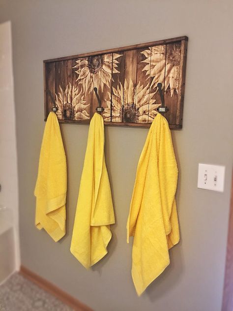 Sunflower Farmhouse Wall Decor, Living Room Decor, Large Wall Art, Wood Burning Art, Wood Wall Art, Rustic Home Decor Bathroom, Bathroom Decor Wood, Porche Vintage, Bathroom Decor Rustic, Sunflower Bathroom, Film Decor, Rustic Bathroom Designs, Home Decor Bathroom, Living Wall Decor