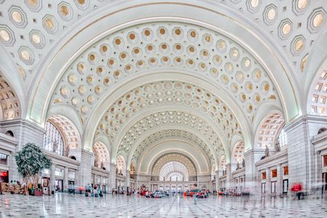 Washington Dc Train Station, Union Market Washington Dc, Union Station Washington Dc, What To Wear In Dc Spring, Union Station Dc, Dc Activities, Arched Ceiling, Washington Things To Do, Trip To Washington Dc