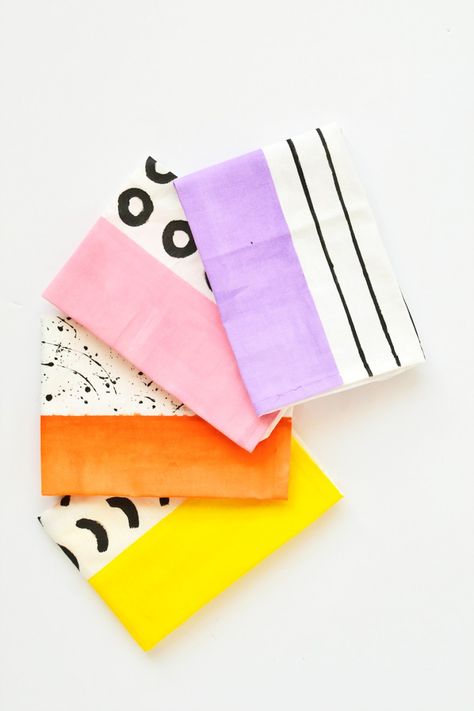 Inject some color and life to your napkins by making these color block pattern napkins in just 3 easy steps Pattern Napkins, Patterned Napkins, Diy Napkins, Color Block Pattern, Interior Textiles, Block Pattern, Block Printing, Craft Tutorials, Pattern Blocks