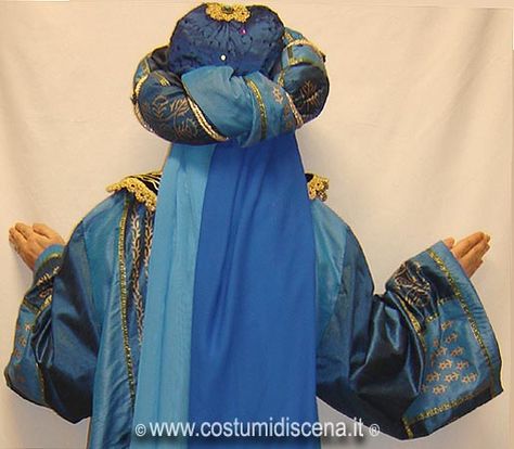 The Magi - Wise Men. Handmade costumes of the Three Kings. Wisemen Costume, Wise Man Costume, Wise Men Gifts, Diy Costumes Men, Biblical Clothing, Re Magi, Biblical Costumes, Nativity Scene Diy, Arabian Knights