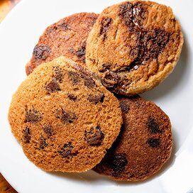 stovetop chocolate chip-1072 Gooey Chocolate Chip Cookies, Make Chocolate Chip Cookies, Giant Cookie, Cooking Cookies, Creative Baking, How To Make Pancakes, Best Chocolate Chip Cookie, Perfect Cookie, Chocolate Craving