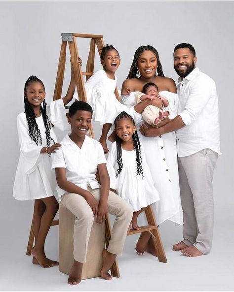 Brown And White Family Photo Outfits, Family Photo White Outfits, Big Family Photo Outfits, African American Family Photoshoot Ideas, Nigerian Family Photoshoot Ideas, Brown Family Photoshoot, All White Family Photoshoot, Jeans And White Shirt Family Pictures, Family Pictures Black People