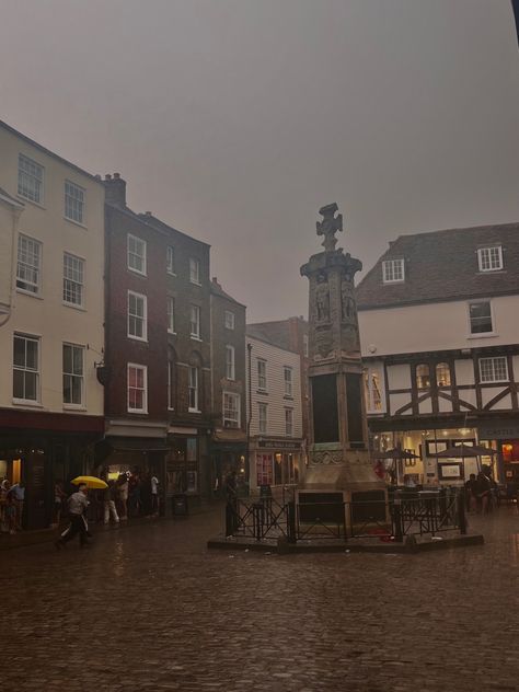 Canterbury England Aesthetic, Canterbury Aesthetic, Sandwich Kent, Kent Aesthetic, Canterbury England, England Aesthetic, Infj T, Dream Places, On A Rainy Day