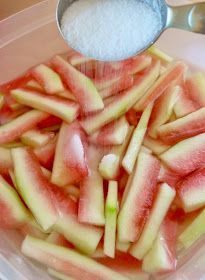 Savory Moments: Candied watermelon rind Watermelon Peel Candy, Candied Watermelon Rind, Candied Watermelon Rind Recipe, Watermelon Rind Candy Recipe, Watermelon Curry, Candied Watermelon, Watermelon Rind Preserves, Watermelon Rind Recipes, Candied Fruit Recipes