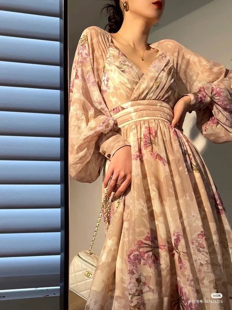 Modest Fancy Dresses, Elegant Silk Dresses, Pretty Dresses Casual, Elegant Dresses Classy, Modesty Fashion, Party Kleidung, Floral Party, Hijabi Fashion, Mein Style