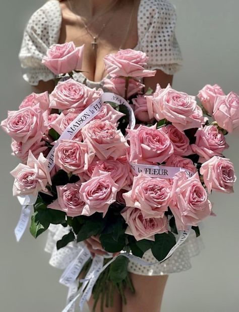 Pink O'hara - 2 dozen premium pink o'hara roses - Maison la Fleur Allergy Season, Flower Gift Ideas, Flower Delivery Service, Roses Bouquet, Preserved Roses, Flower Packaging, Flower Therapy, Same Day Flower Delivery, Fresh Cut Flowers