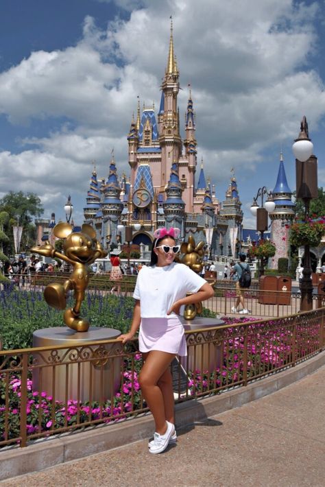 Disney Paris Outfits Summer, Tennis Skirt Disney Outfit, Basic Disney Outfits, Disney Skirt Outfits, Disney Outfits Spring, Disney Springs Outfits, Pink Disney Outfit, Paris Outfits Summer, Disney Outfit Inspiration