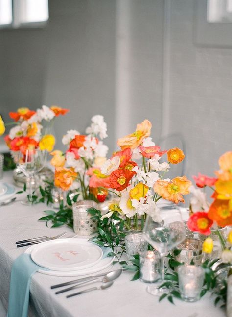 Blue and White Wedding Tablescape with a Summer Poppy Table Runner Red Pink Orange Tablescape, Early Fall Wedding Bouquets, Iceland Poppies, Summer Wedding Centerpieces, Wedding Flower Trends, Poppy Bouquet, Nantucket Wedding, Cowboy Chic, Orange Wedding Flowers