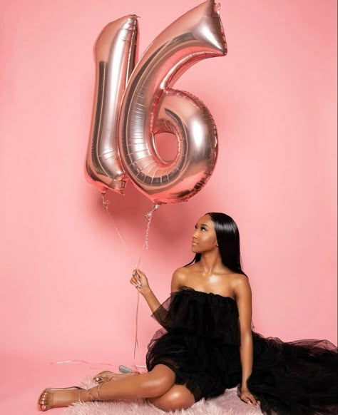 Sixteen Birthday Photoshoot, Photo Shoot 16 Birthday, Pink Birthday Pictures, Sweet 16 Photoshoot Pink, 13 Birthday Photoshoot Ideas Black, 16rh Birthday Photoshoot, 16 Birthday Photoshoot, 16th Birthday Photoshoot Ideas, Sweet 16 Photoshoot