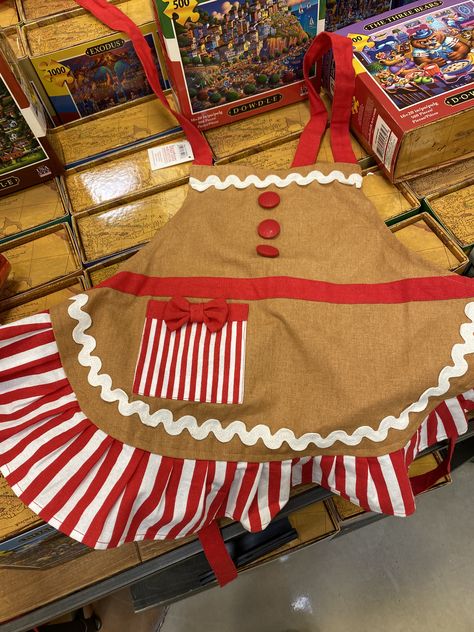 Kids Christmas Apron, Diy Christmas Apron, Christmas Aprons Diy, Gingerbread Apron, Diy Apron, Gingerbread Crafts, Handmade Aprons, Apron Sewing Pattern, Sewing Crafts Tutorials