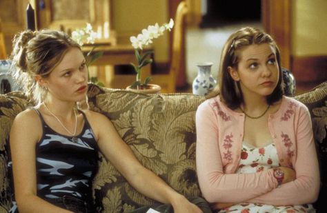 Pin for Later: 32 Perfect Pop Culture Halloween Costumes For Sisters Kat and Bianca Stratford From 10 Things I Hate About You Back To School Movie, 90s Movies Fashion, What I Like About You, 10 Things I Hate About You, Julia Stiles, Teens Movies, Teen Movies, I Love Cinema, 90s Movies