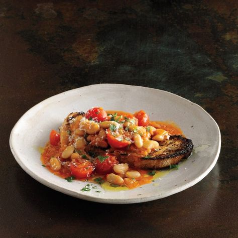 White Bean Ragout with Toast White Bean, Toast Recipes, Bean Recipes, White Beans, Quick Recipes, Soups And Stews, Bon Appetit, Easy Dinner, Great Recipes