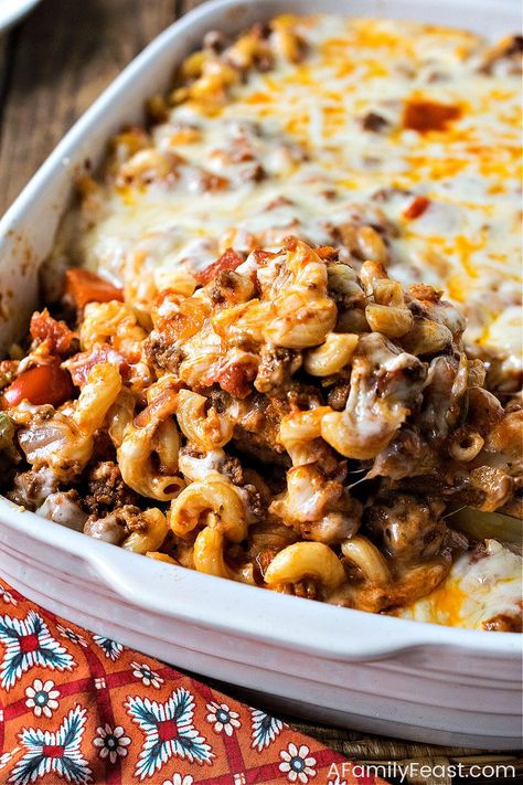 Grandma Goulash Recipes, Grandmas Hamburger Casserole, American Casserole Recipes, Goulash Casserole Recipes, Italian Hamburger Casserole Recipes, Baked Goulash Recipes Ground Beef, Grandmas Goulash Ground Beef, Grandma's Ground Beef Casserole, Southern Goulash Recipes