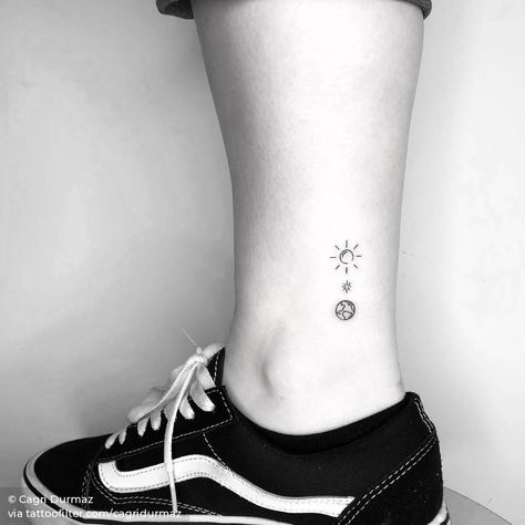 Sun and earth tattoo on the ankle. Earth Tattoos, Chevron Tattoo, Tattoo Sonne, Instagram Minimalist, Earth Tattoo, Ribcage Tattoo, Planet Tattoos, Sun And Earth, Tattoos Geometric