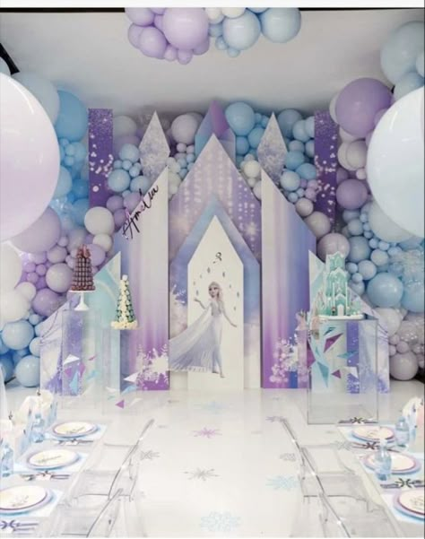 Frozen Birthday Decorations, Frozen Themed Birthday Cake, Frozen Birthday Party Decorations, Frozen Decorations, Elsa Birthday Party, Frozen Party Decorations, Frozen Bday Party, Disney Frozen Birthday Party, Deco Ballon