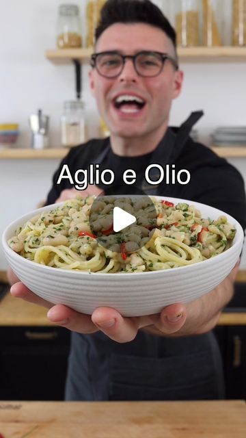 Nico Pallotta on Instagram: "White Bean Aglio e Olio ⭐️ RECIPE + SUBSTITUTIONS: https://theplantbasedschool.com/white-bean-aglio-olio/ White bean aglio olio pasta is our take on classic spaghetti aglio olio. The beans add a wonderful flavor, superb nutrition, and a creamy texture to this delicious dish. You can make this simple recipe in the time it takes to cook the pasta with simple pantry staples. It's an excellent, tasty, and budget-friendly family dinner! ⭐️ INGREDIENTS: WHITE BEAN AGLIO OLIO SAUCE ⅓ cup (70 grams) extra virgin olive oil 3 cloves garlic minced 1 small red chili finely chopped, or 1 - 2 teaspoons red pepper flakes. Adjust to your liking. 2 handfuls parsley finely chopped 1 can (15 ounces) (230 grams) cannellini beans ¼ teaspoon salt PASTA 12 ounces (340 grams) spa Aglio E Olio Recipes, Aglio Olio Recipe, Olio Pasta, Aglio E Olio Recipe, Ribbon Pasta, Pasta Aglio E Olio, Spaghetti Aglio Olio, Dinner Ingredients, Spaghetti Aglio