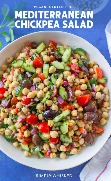 Mediterranean Chickpea Salad | This healthy, vegan recipe is filled with protein, loaded with veggies and tossed with a simple vinaigrette. It’s great for meal prep and a perfect summer lunch. #chickepea #salad Chickpea Salad Vegan, Diet Salad Recipes, Mediterranean Chickpea, Mediterranean Chickpea Salad, Salad Diet, Side Salad Recipes, Vegan Chickpea, Chickpea Salad Recipes, Simple Vinaigrette