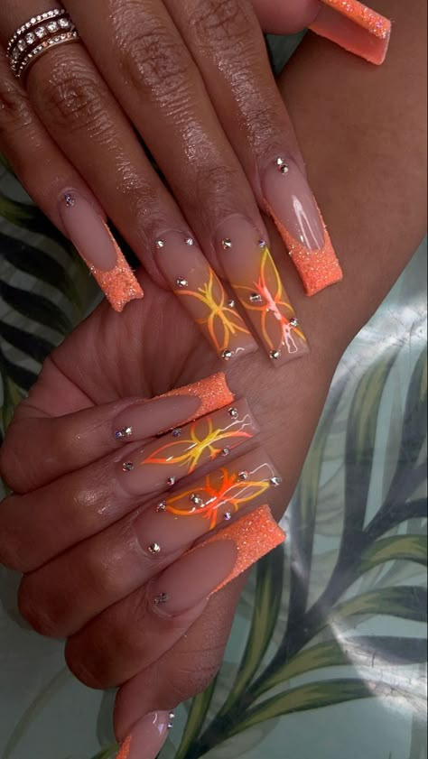 Orang Nails Ideas, Orange Inspired Nails, Yellow Nail Inspiration, Leo Acrylic Nails, Yellow Acrylic Nails Designs, Trendy Nail Designs Unique, Orange Design Nails, Orange Trendy Nails, Nails Acrylic Orange