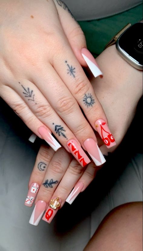 Casino Theme Nails Las Vegas, Vegas Theme Nails, Vegas Themed Nails, Vegas Nails Ideas, Theme Nails, Las Vegas Nails, Vegas Nails, Vegas Theme, Simple Gel Nails