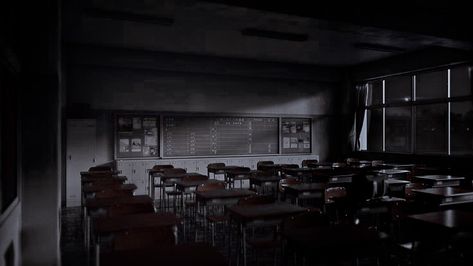 Scary School Aesthetic, Black School Aesthetic, Boarding School Aesthetic Dark, Dark Classroom Aesthetic, Dark School Aesthetic, Creepy School, Dark Classroom, School At Night, Luxury Bathroom Master