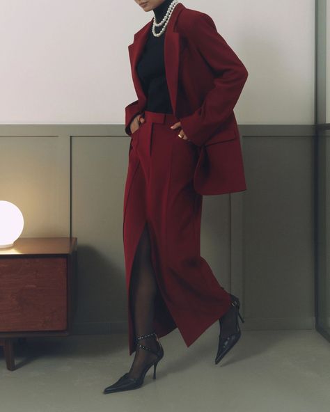 Sophisticated Chic Outfits, Dramatic Outfits, Woman Suit Fashion, Modest Fashion Outfits, Online Fashion Stores, Suit Fashion, Looks Style, Winter Fashion Outfits, Rock Style