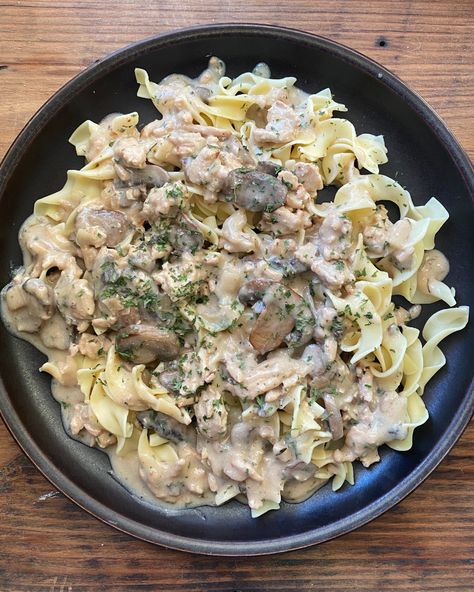 Healthy Stroganoff Recipe, Healthy Stroganoff, Turkey Stroganoff Recipe, Ground Turkey Stroganoff, Crockpot Ground Turkey, Turkey Stroganoff, Healthy Ground Turkey, Ground Beef Stroganoff, Healthy Ground Beef