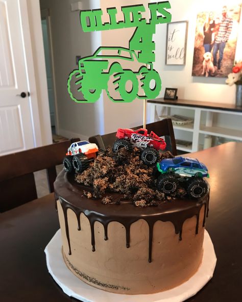 Monster Truck Cake Diy Easy, Oreo Monster Truck Cake, Mini Monster Truck Cake, Chocolate Monster Truck Cake, Monster Truck Ice Cream Cake, Diy Monster Jam Cake, Small Monster Truck Cake, Monster Truck Birthday Party Cake, Monster Truck Dirt Cake