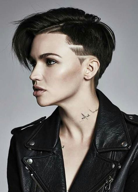 Ruby Rose Haircut, Ruby Rose Hair, Natural Black Hair Color, Super Short Haircuts, Pixie Haircut Styles, Longer Pixie Haircut, Black Hair Color, Long Pixie, Rose Hair