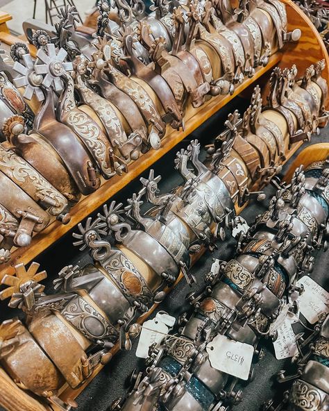 The family grabbed their best Boots and Cowboy Hats for the @workingranchcowboyassoc in Amarillo! We set up our family business the LT Groundload booth, spent time with family and supported the cowboys and cowgirls in the Ranch Rodeo Finals! There is nothing better than a crowd full of Cowboy Hats! • • #wrca #ranchrodeofinals #wrcafinals #nfrcountdown #westernstyle #westernfashion #westernoutfits #cowgirlstyle #cowgirlchic #cowgirlfashion #cowgirlboots #countryconcert #rodeofashion #countryc... Best Boots, Rodeo Fashion, Cowgirl Chic, Time With Family, Country Concerts, Cowboy And Cowgirl, Cowgirl Style, Cool Boots, The Ranch