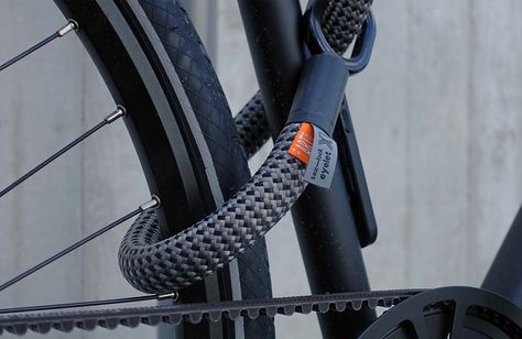 Textile and flexible bicycle lock in test: tex-lock eyelet (2023) — urbanbike.news Rendering Ideas, Bicycle Locks, Best Cycle, Bicycle Lock, Scooter Design, Urban Bike, Bike Lock, Thick Rope, Bike Reviews