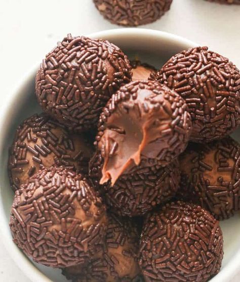 Brazilian Chocolate Truffles, Easy Brigadeiro Recipe, Vegan Brigadeiro, Brazilian Candy, Brigadeiro Recipe, Brazilian Brigadeiro, Brazilian Chocolate, Brazilian Desserts, Decadent Chocolate Desserts