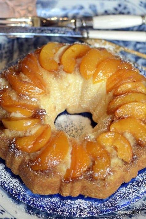 the bridesmaid’s peach cake | peach cake recipe | peach cake Upside Down Peach Cake, Community Dinner, Peach Cake Recipes, Peach Upside Down Cake, Easy Cakes, Peach Cake, Salty Cake, Yummy Dessert, Pineapple Upside Down Cake