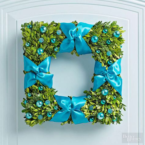 Pretty Christmas Wreaths Diy Ideas For Christmas, Homemade Christmas Wreaths, Square Wreath, Creative Wreaths, Homemade Wreaths, Porch Christmas, Christmas Wreaths To Make, Blue Wreath, Fabulous Christmas