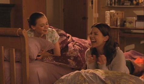 It was a difficult task, but we’ve put together a list of the 30 best episodes of Gilmore Girls. See if your favorite made the list! Gilmore Girls, Bed