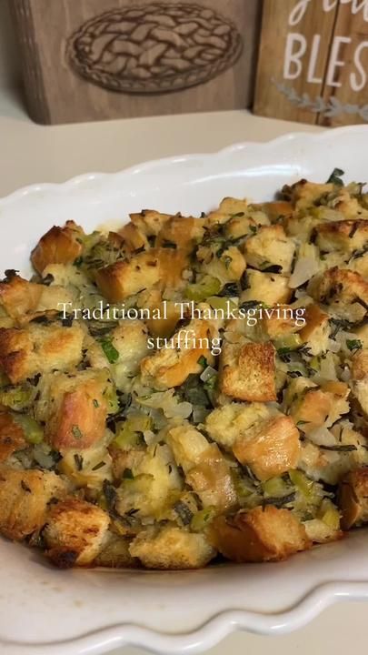 Traditional Thanksgiving Stuffing Recipe, Dressing Recipes Thanksgiving, Homemade Stuffing, Stuffing Recipes For Thanksgiving, Best Thanksgiving Recipes, Thanksgiving Stuffing, Thanksgiving Cooking, Thanksgiving Dinner Recipes, Turkey Recipes Thanksgiving