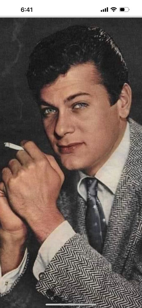 Tony Curtis, Hollywood Actors, Golden Age Of Hollywood, Hollywood Actor, Silver Screen, American Actors, Photo Posters, Old Hollywood, The 1950s