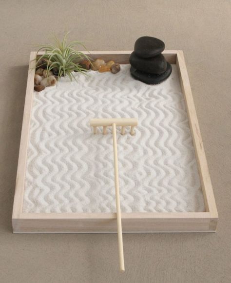 Mini Zen Garden Design, Jardin Zen Miniature, Mini Jardin Zen, Desktop Zen Garden, Miniature Zen Garden, Rock Cairn, Tattoo Plant, Stone Cairns, Mini Zen Garden