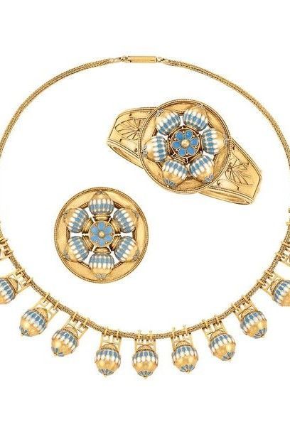 Etruscan Revival Gold, Blue and White Enamel Fringe Necklace, Bangle Bracelet and Brooch, by Carlo Giuliano. Length 14 1/4 inches. Inner circle 6 1/2 inches. Diamond Pendants Designs, Antique Jewellery Designs, Historical Jewellery, Jewelry Auction, Gold And Blue, Fringe Necklace, Jewelry Design Earrings, John Hardy, Victorian Jewelry