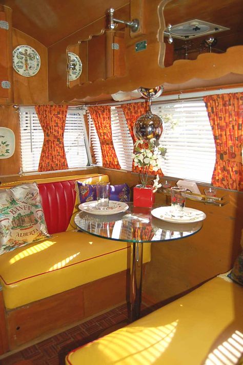 70s Camper, Vintage Caravan Interiors, Caravan Interiors, Travel Trailer Interior, Rv Interior Design, Vintage Trailer Interior, Vintage Camper Interior, Vintage Camper Remodel, Trailer Interior